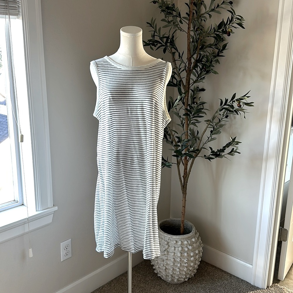 L - Roxy sleeveless dress